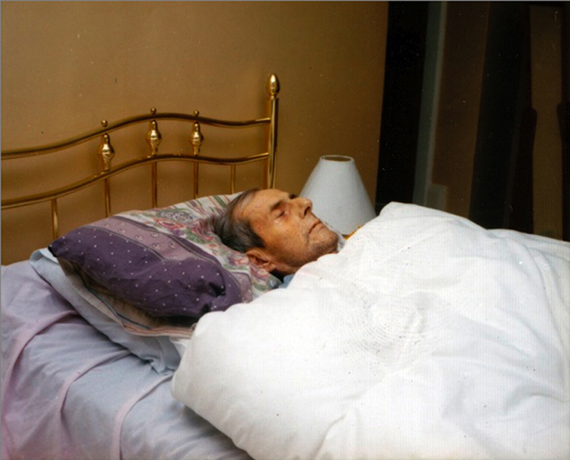 Dead Dad in my bedroom, 2009